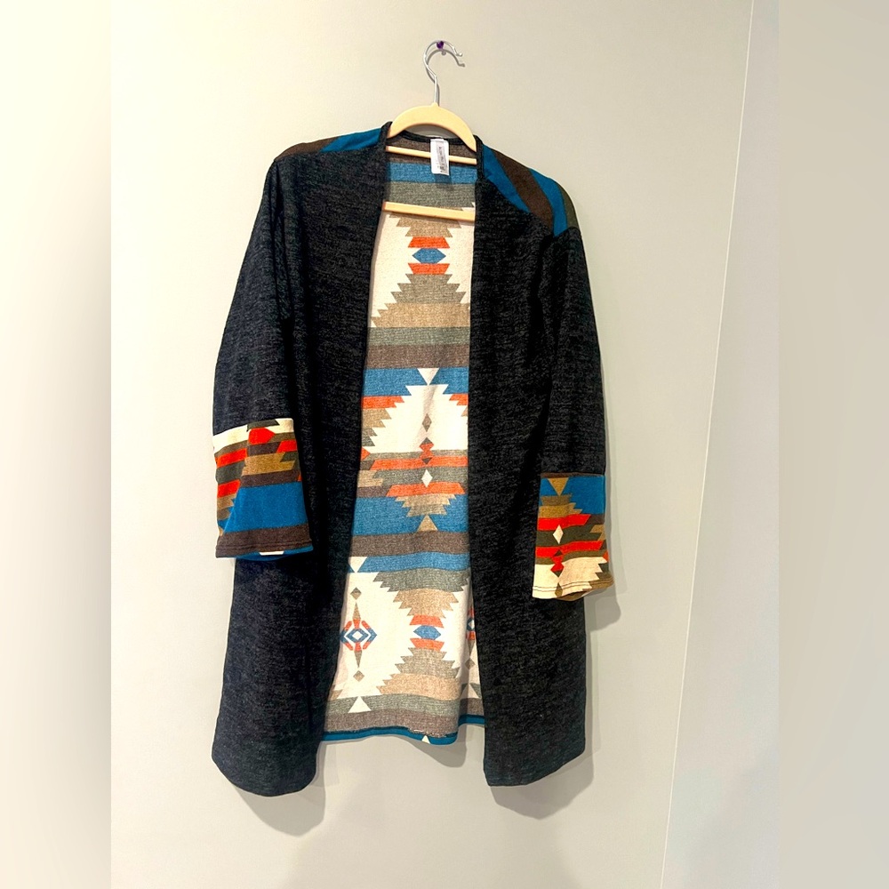 Acting Pro size M cardigan sweater NWOT